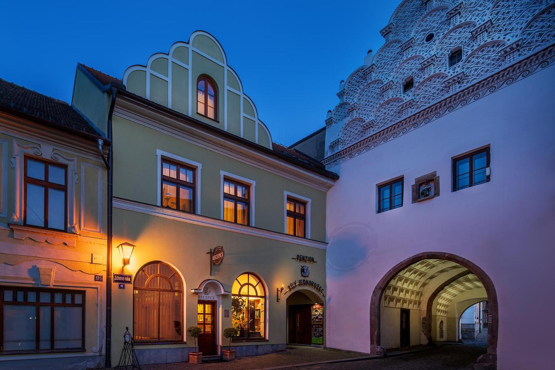Hotel Bily Jednorozec Trebon Bagian luar foto