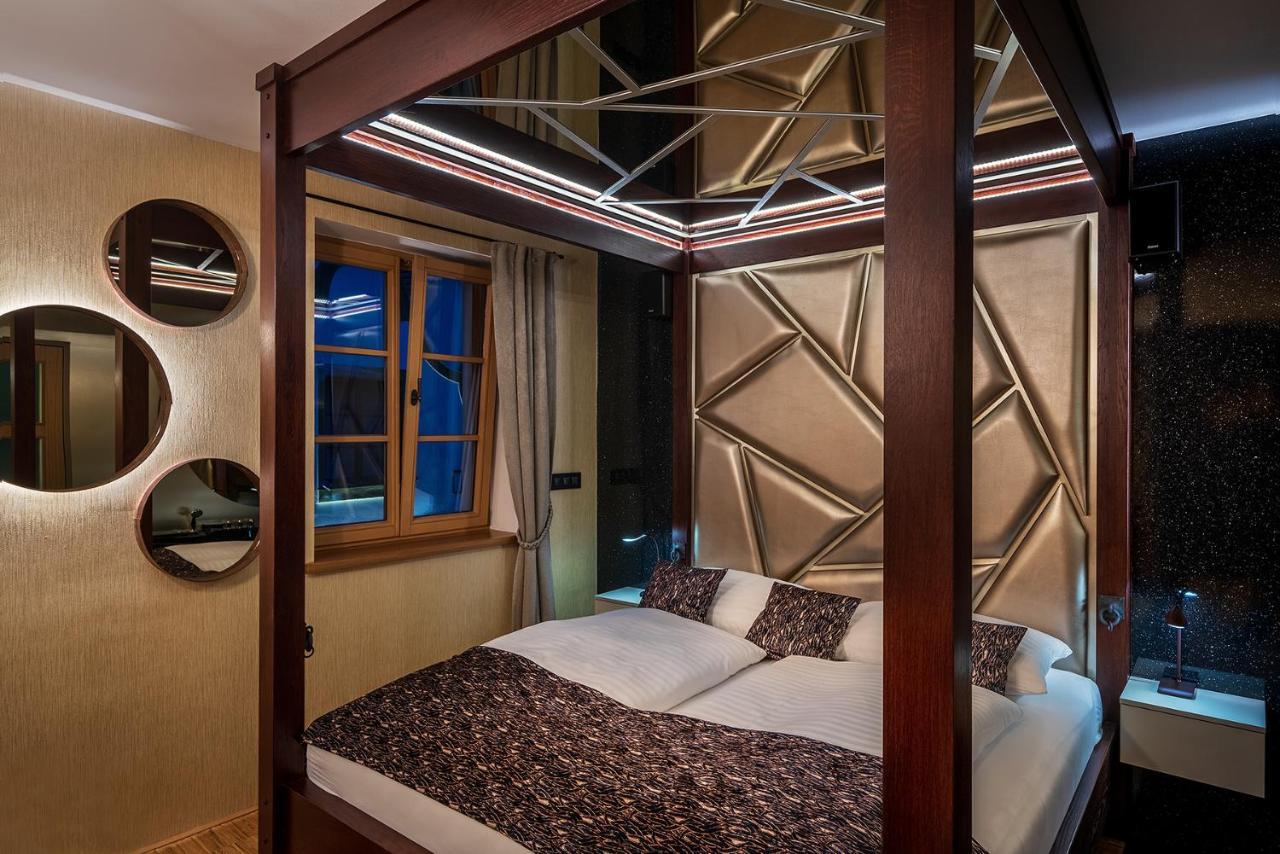 Hotel Bily Jednorozec Trebon Bagian luar foto