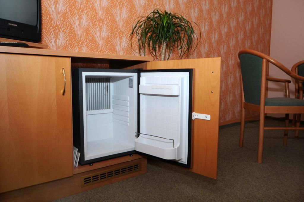 Hotel Bily Jednorozec Trebon Ruang foto