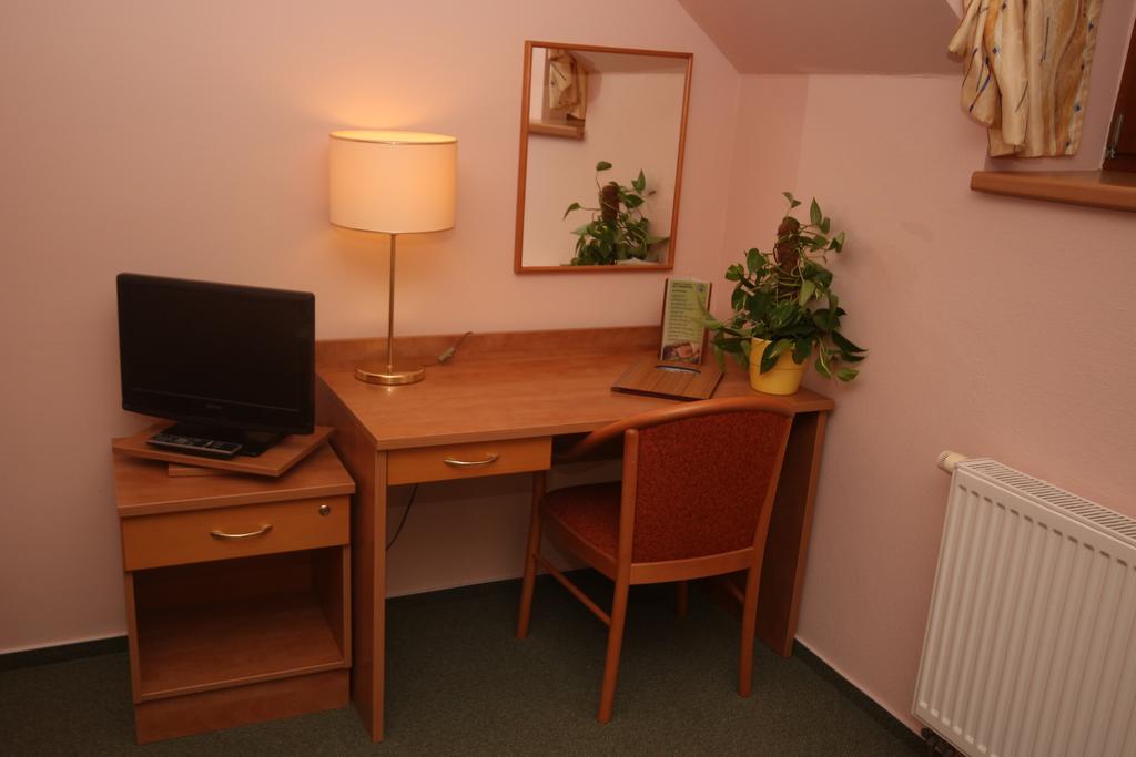 Hotel Bily Jednorozec Trebon Bagian luar foto