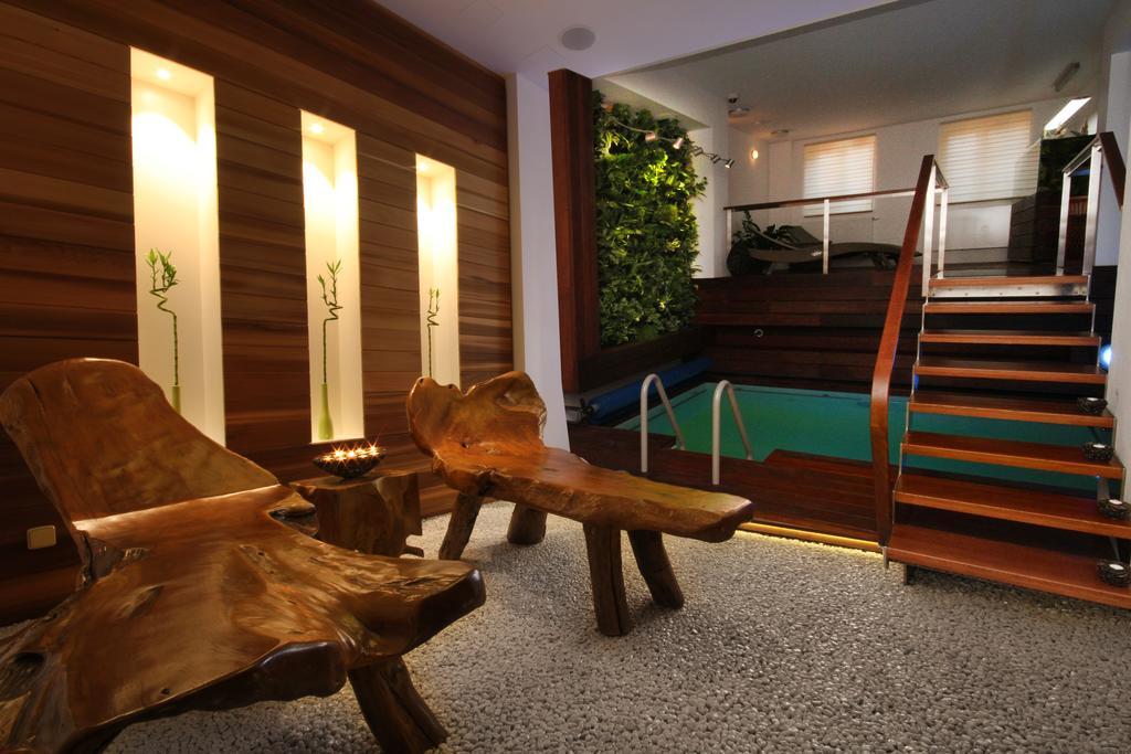 Hotel Bily Jednorozec Trebon Bagian luar foto