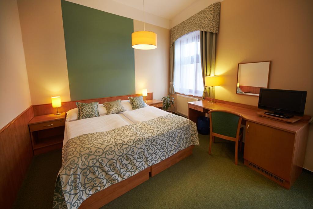 Hotel Bily Jednorozec Trebon Bagian luar foto