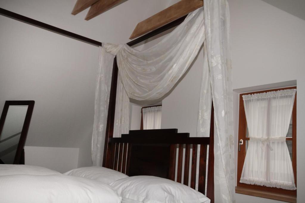 Hotel Bily Jednorozec Trebon Ruang foto